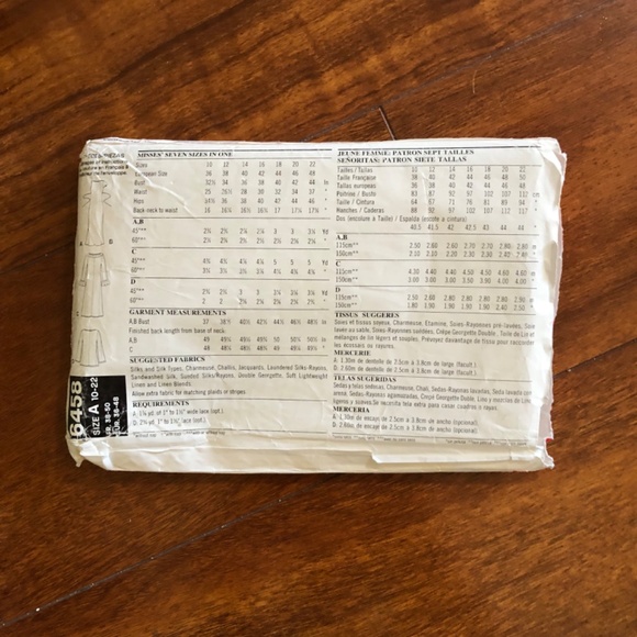 4 Dress Sewing Patterns Young Woman - Picture 9 of 13